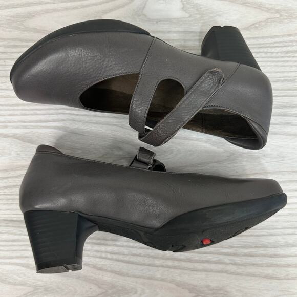 Wolky Mary Jane Pump Shoes SZ 38 Gray Black Hook Loop Strap Block Heels Leather - Picture 3 of 9